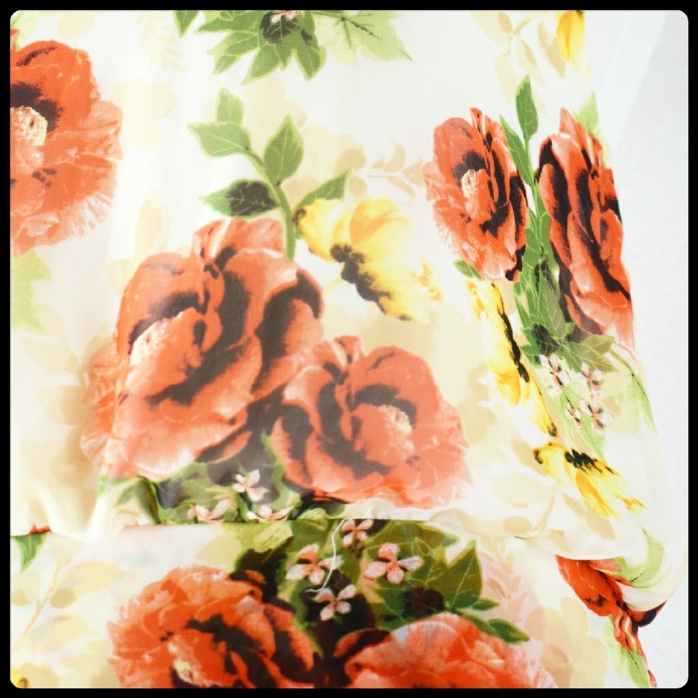 Floral Top - Picture 6 of 8